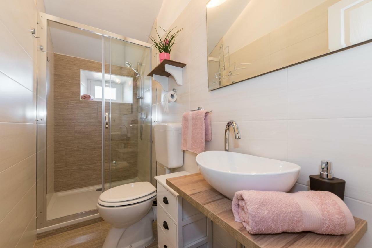 Skipper Suites Novigrad Istria Esterno foto
